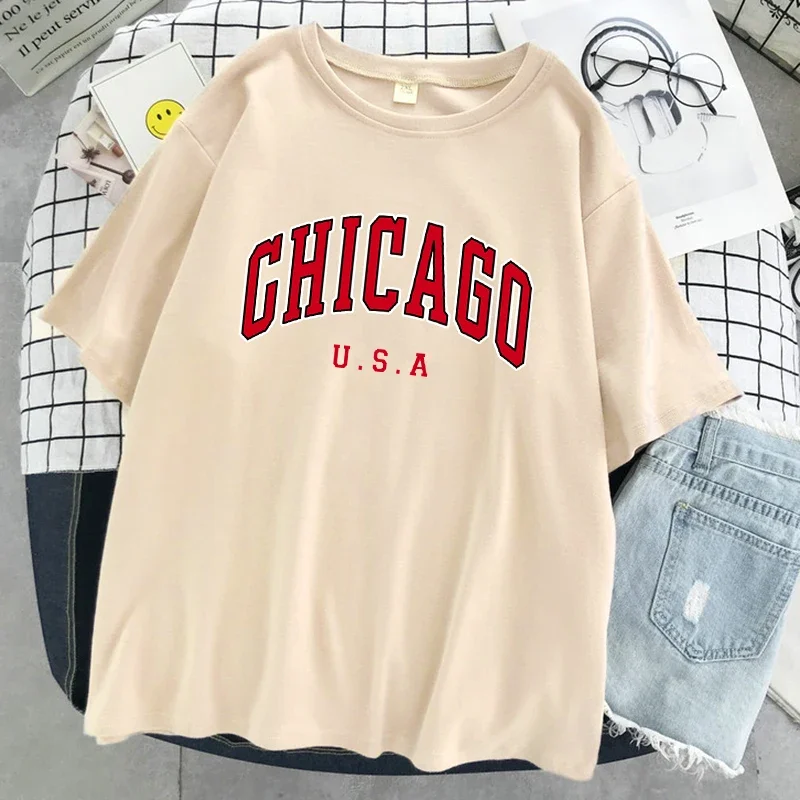 Street Fashion Chicago - Chicago Şehir Harfleri Grafik Baskılı Kadın